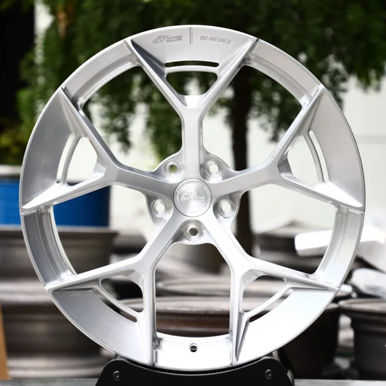 Audi A6 wheels – Silver 5 Y-Spoke Brushed, front view