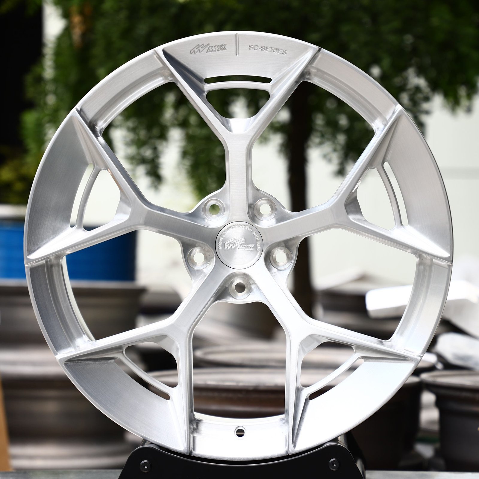 Audi A6 wheels – Silver 5 Y-Spoke Brushed, front view