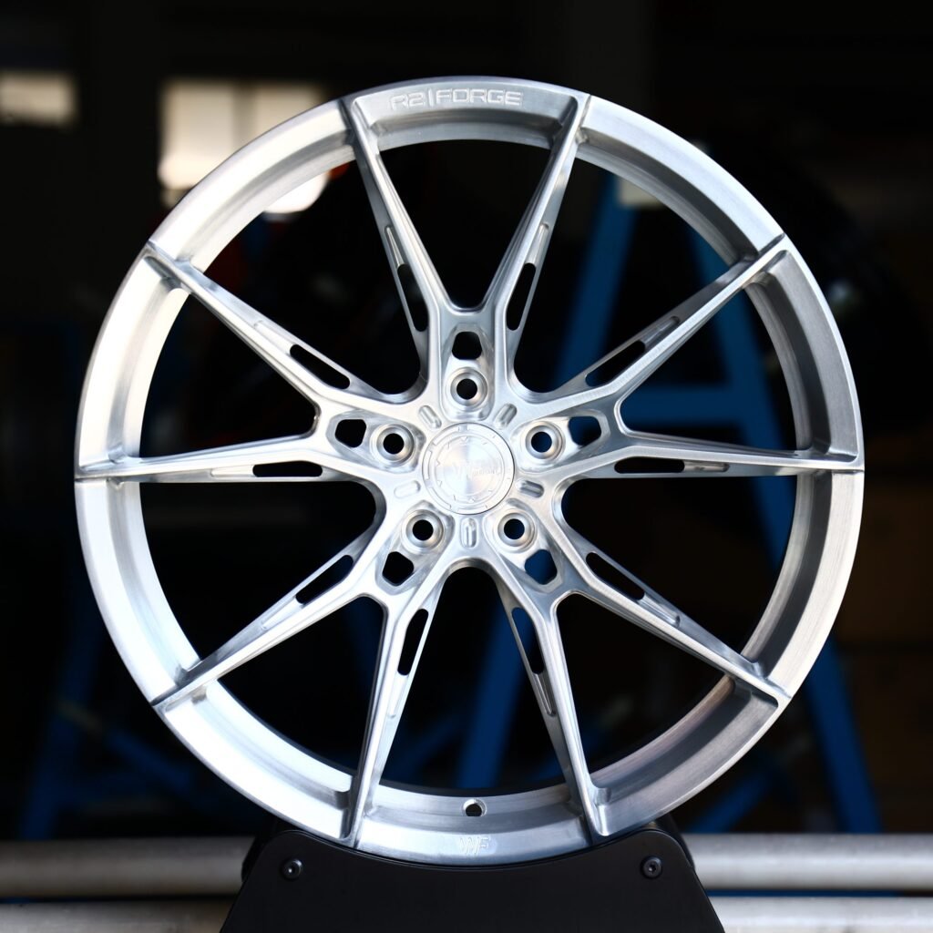 Audi RS3 wheels – Silver 5 Y-Spoke Side-Milled, front view