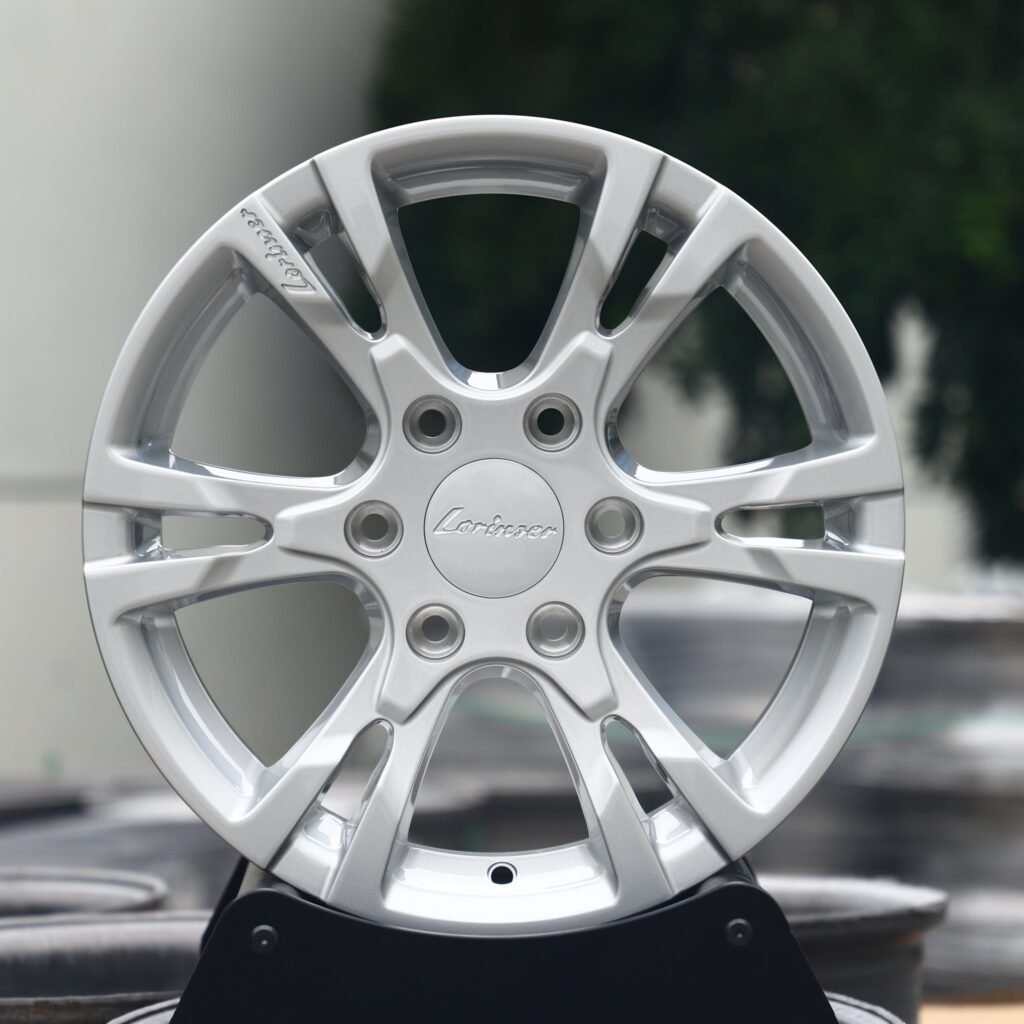 Toyota 4Runner wheels – Silver / Bright Silver Custom, front view