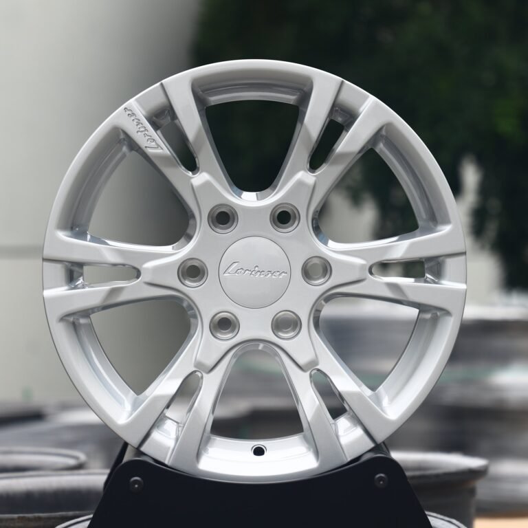 Toyota 4Runner wheels – Silver / Bright Silver Custom, front view