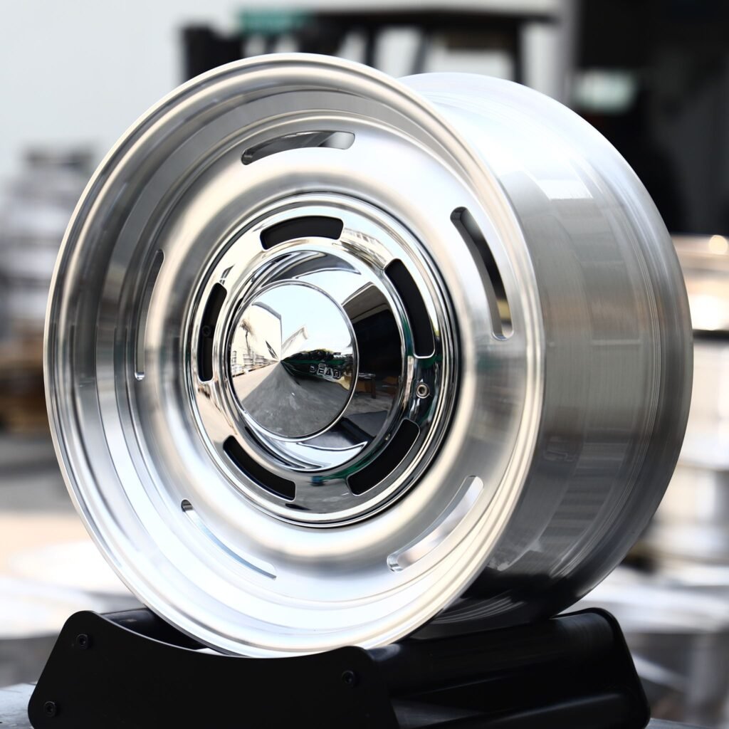 Land Rover Defender wheels – Silver / Chrome Slotted Dish, angled view
