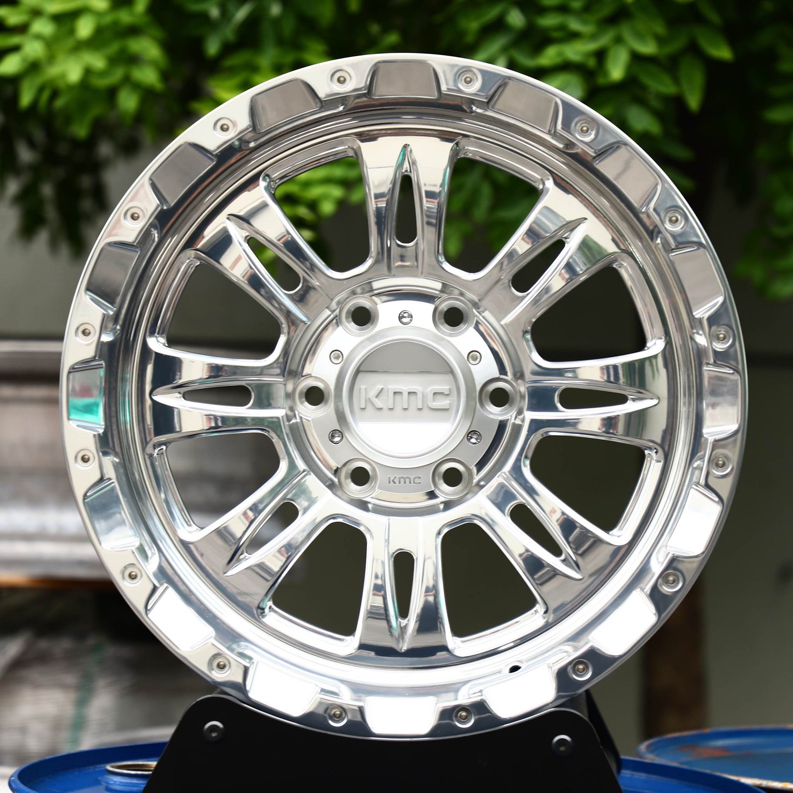Toyota 4Runner wheels – Silver Deep Lip Exposed Bolt Detail Beadlock (KMC-Style), front view