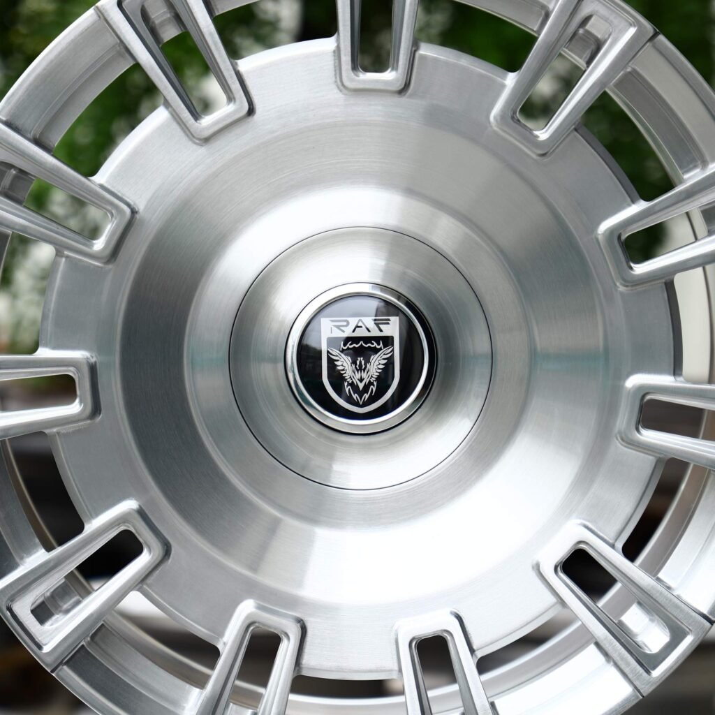 Mercedes-Benz E-Class W213 wheels – Silver Full-Face, lip and barrel detail