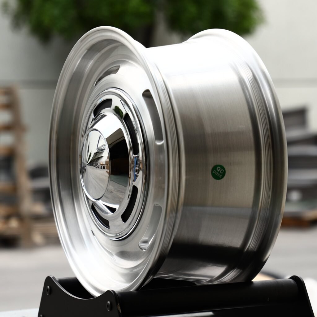 6x139.7 wheels – Silver Full-Face, side view