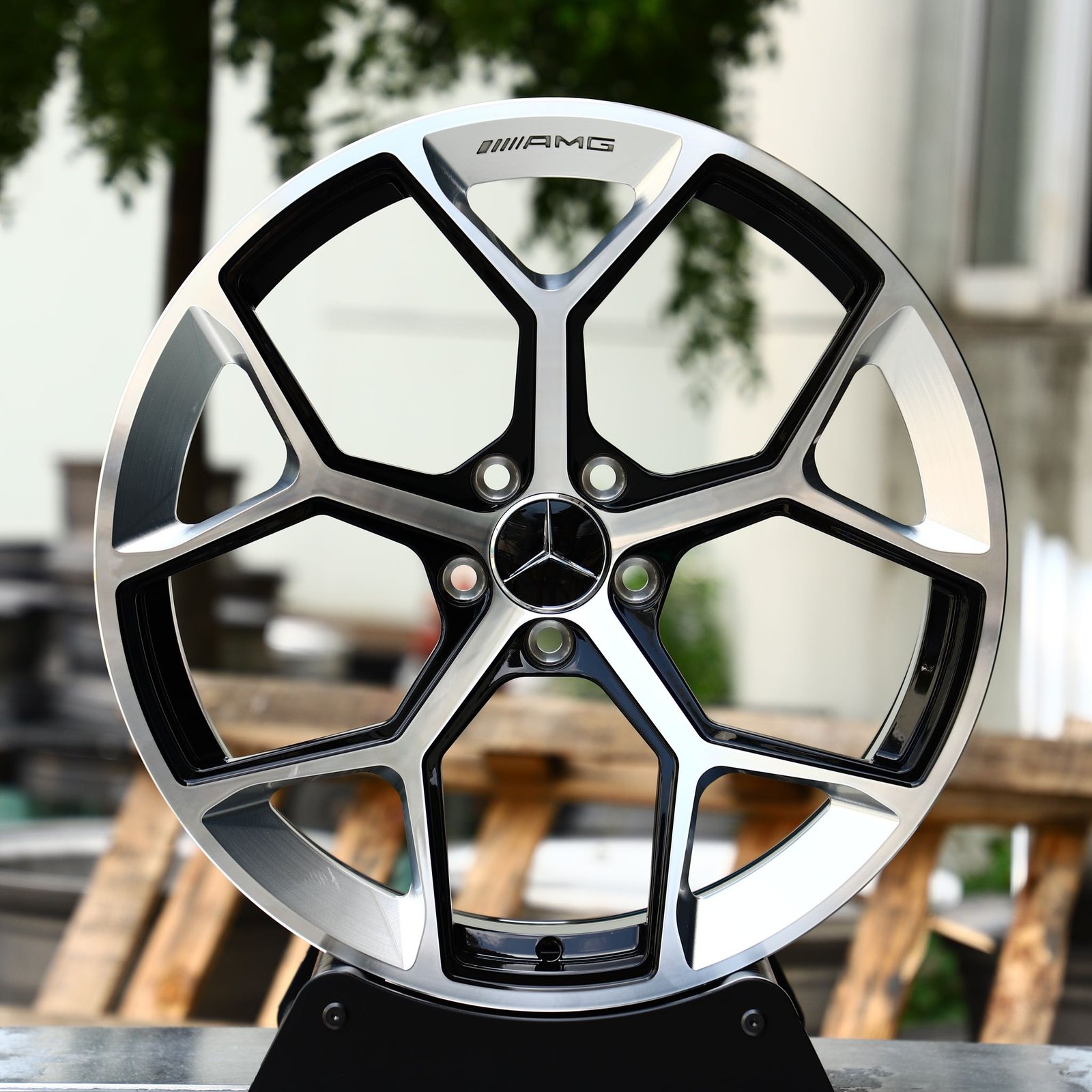 BMW M2 F87 wheels – Silver / Gloss Black 5 Y-Spoke Machined Face, front view