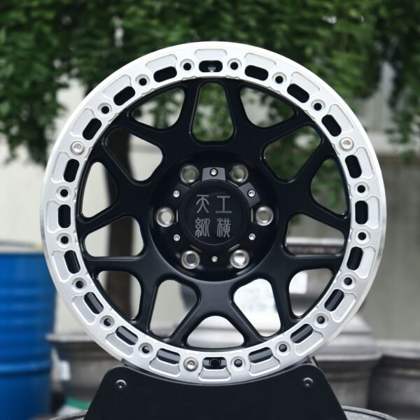 Toyota 4Runner wheels – Silver / Gloss Black Custom, front view