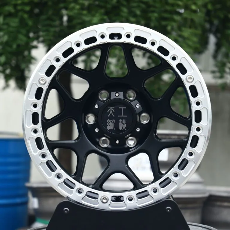 Toyota 4Runner wheels – Silver / Gloss Black Custom, front view