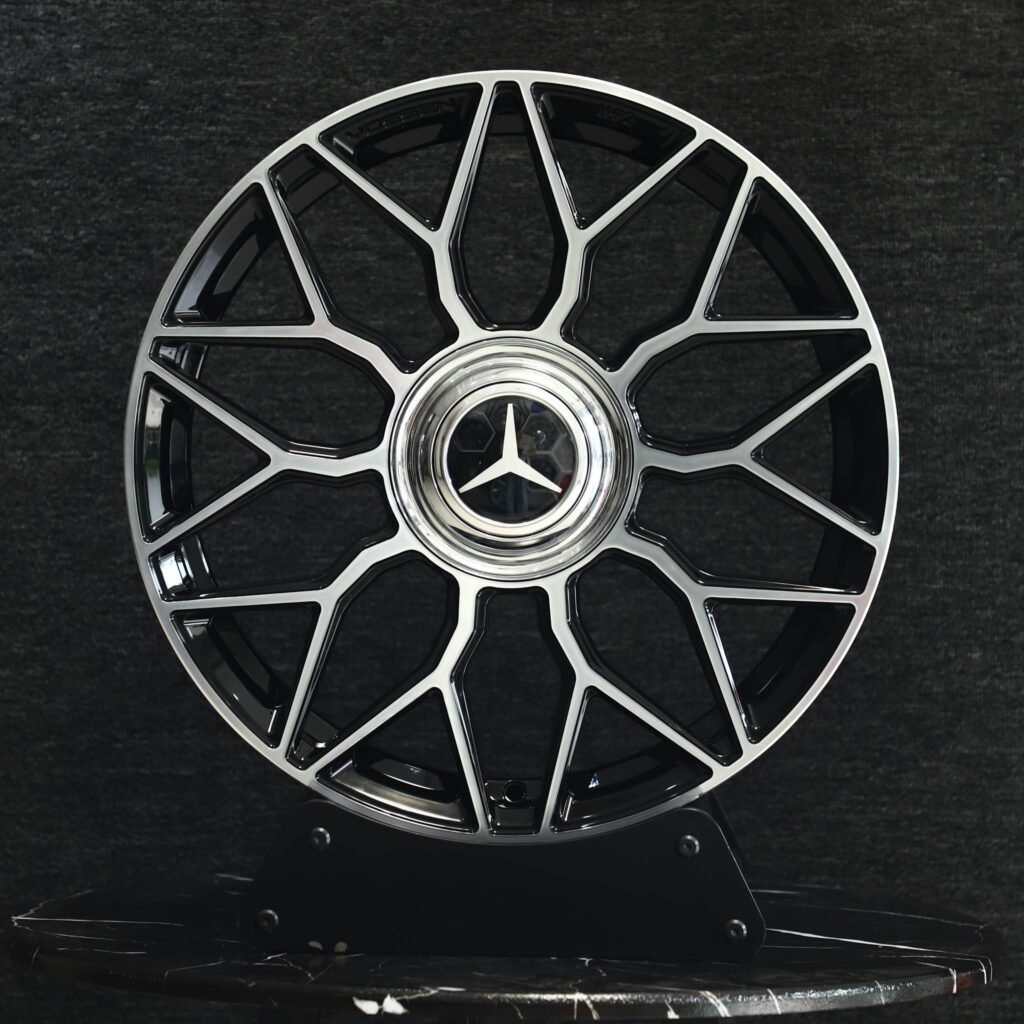 Mercedes-Benz E-Class wheels – Silver / Gloss Black Machined Face, front view