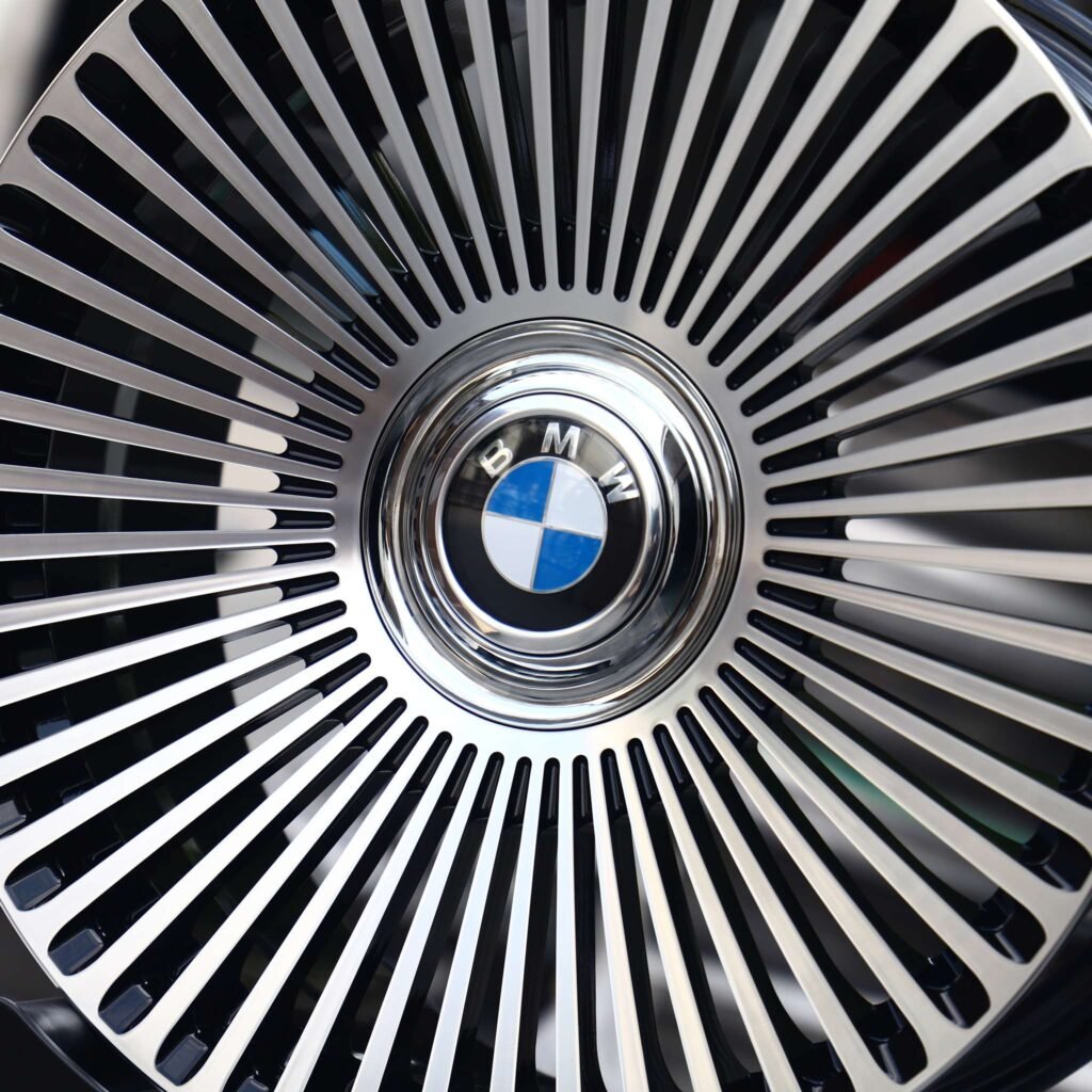 BMW M4 F82 wheels – Silver / Gloss Black Multi-Spoke, lip and barrel detail