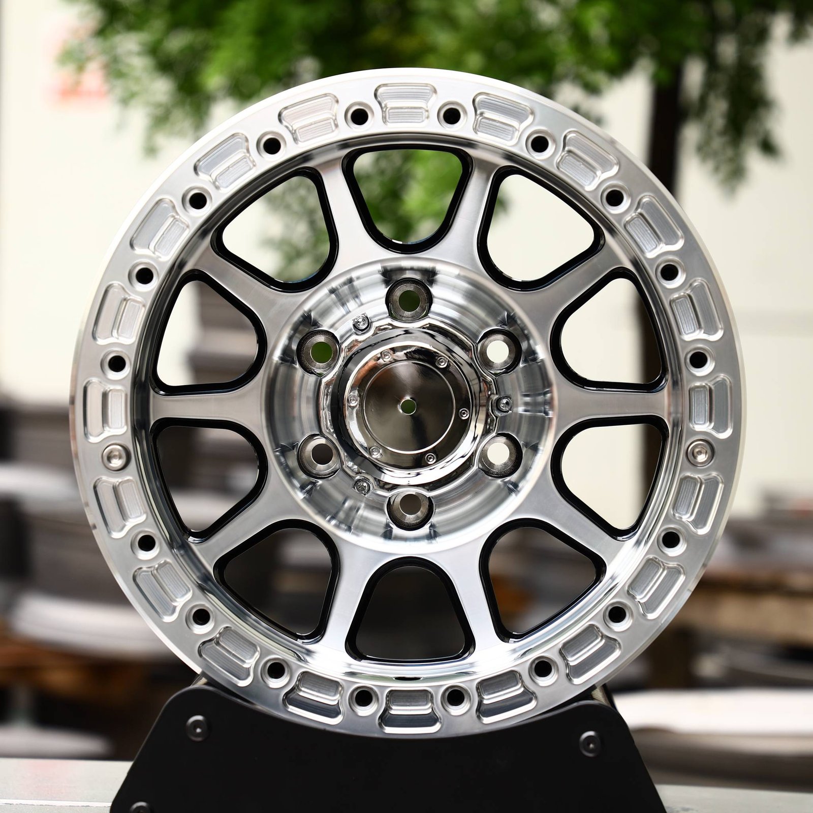Toyota 4Runner wheels – Silver / Gloss Black, front view