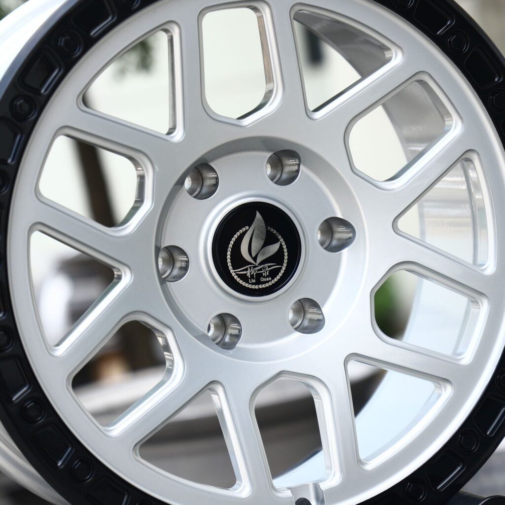 Chevrolet Silverado 1500 wheels – Silver / Gloss White / Gloss Black Exposed Bolt Detail, lip and barrel detail