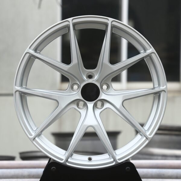 Toyota GR86 wheels – Silver / Gray / Bright Silver 5 Y-Spoke, front view