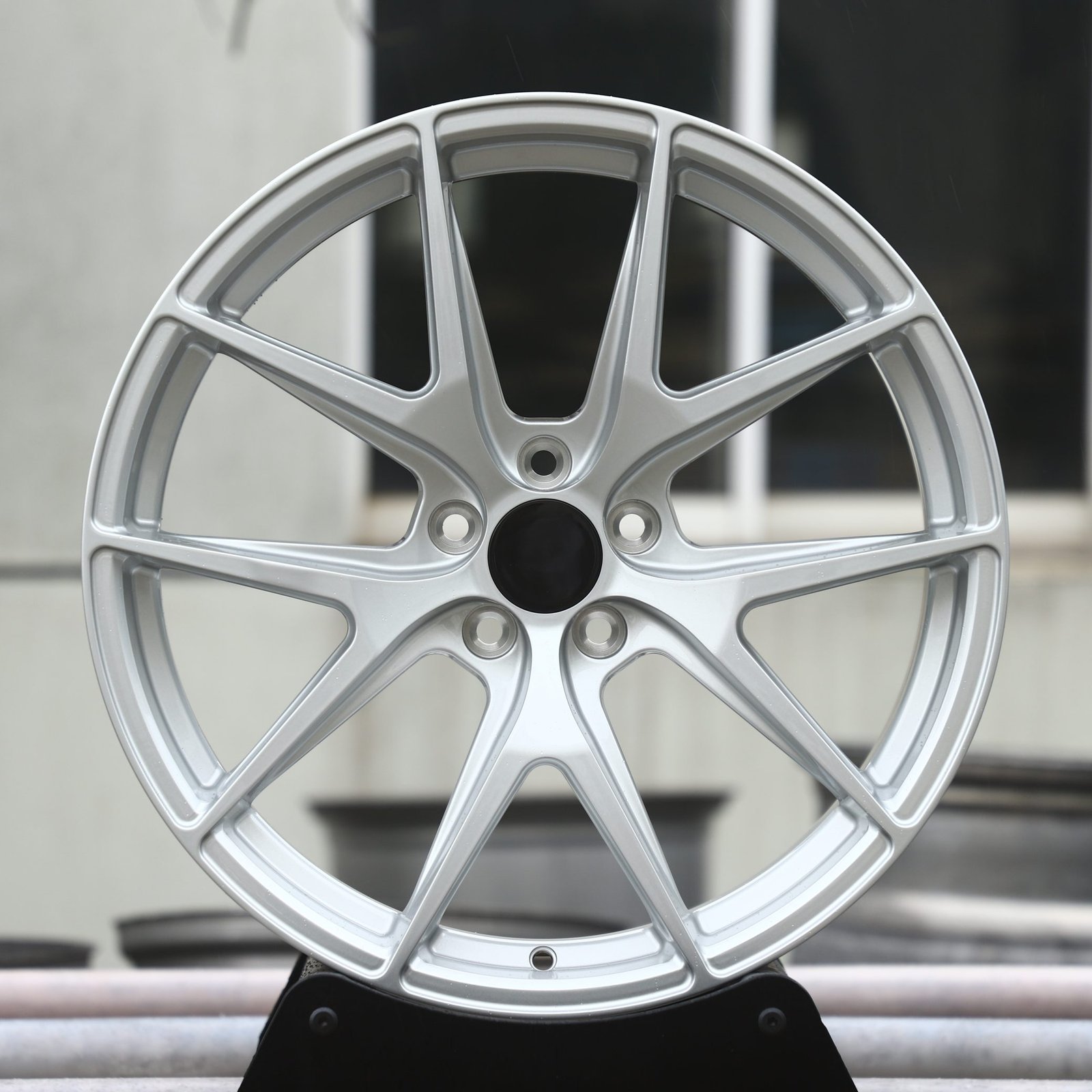 Toyota GR86 wheels – Silver / Gray / Bright Silver 5 Y-Spoke, front view