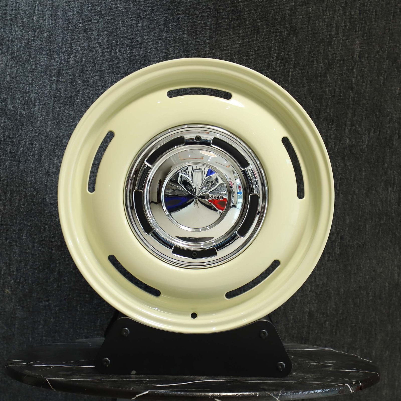 Toyota 4Runner wheels – Suzuki Jimny Style Beige Full-Face, front view