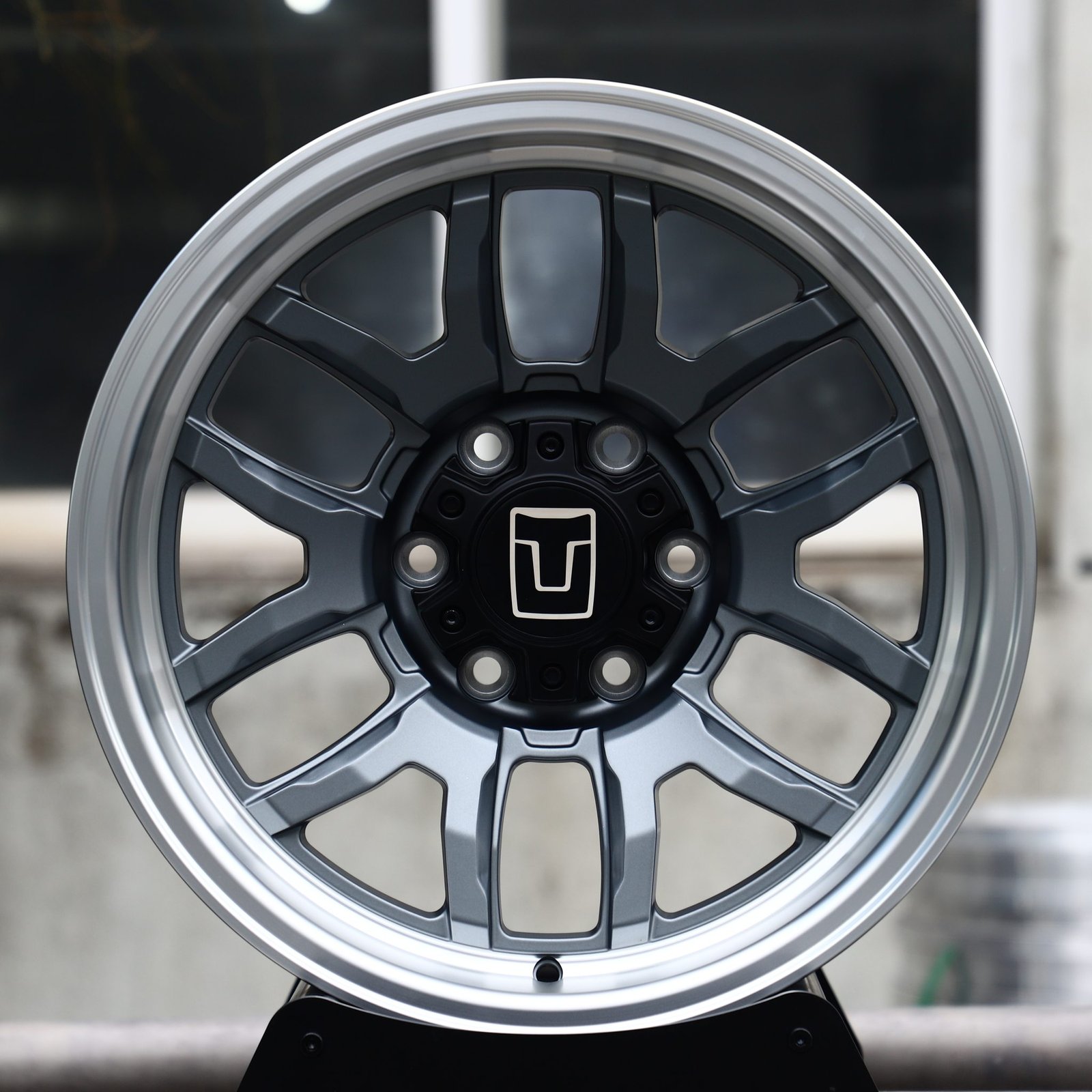 Tank 300 wheels – Matte Black Multi-Spoke Deep Dish (Tank OEM-Style), front view