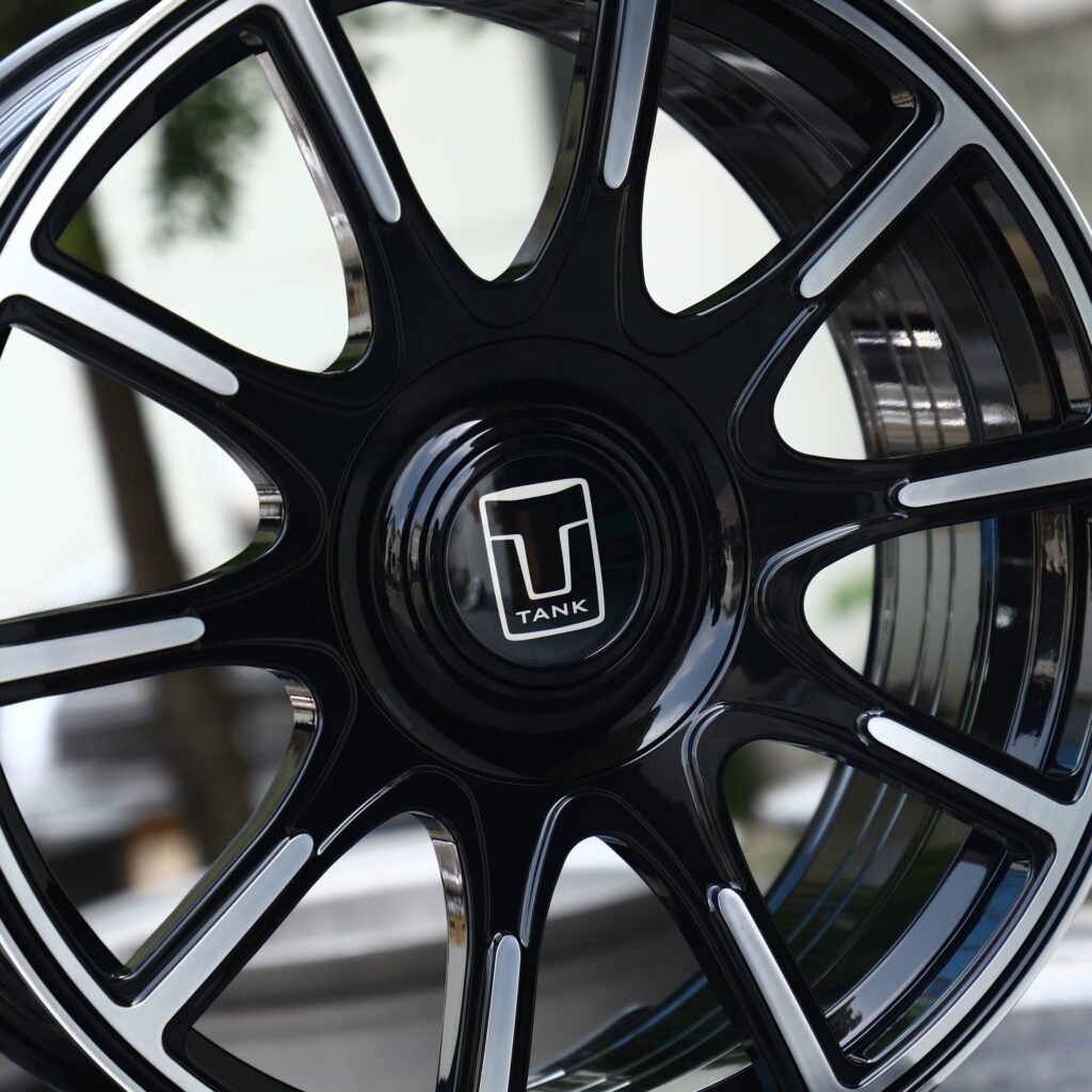 Toyota Tacoma wheels – Custom Finish Machined Face, lip and barrel detail