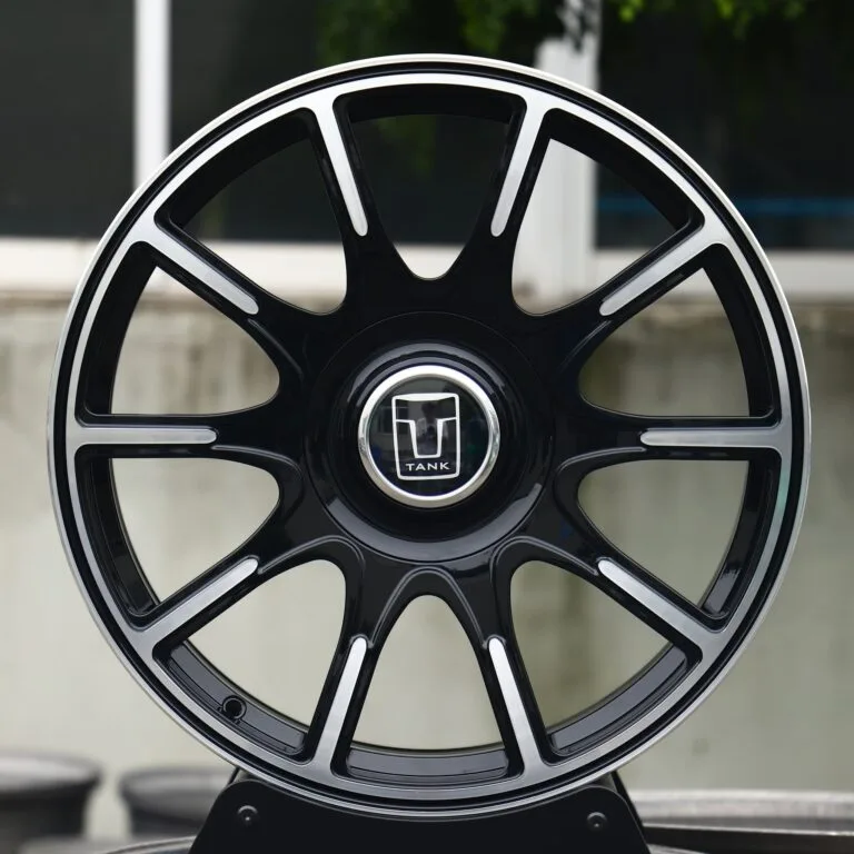 Tank 300 wheels – Gloss Black 10-Spoke, front view