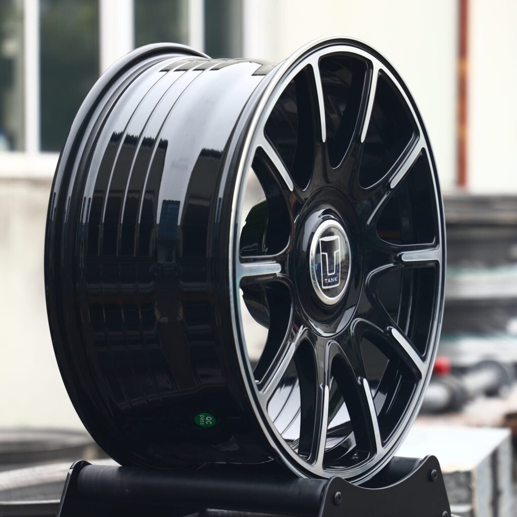 6x139.7 wheels – Gloss Black 10-Spoke, side view