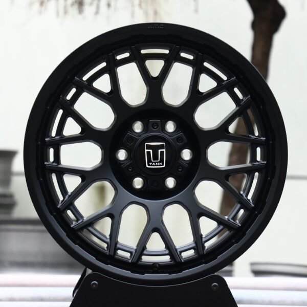 Tank 300 wheels – Gloss Black Double-Ring Deep Lip, front view