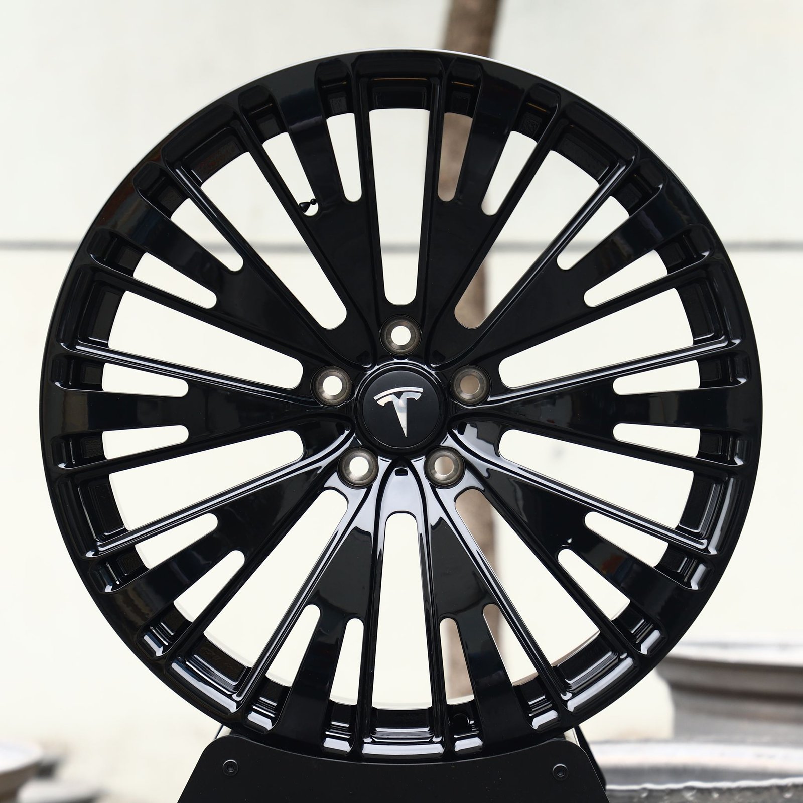Tesla Model 3 wheels – Gloss Black Machined Multi-Spoke (Tesla OEM-Style), front view