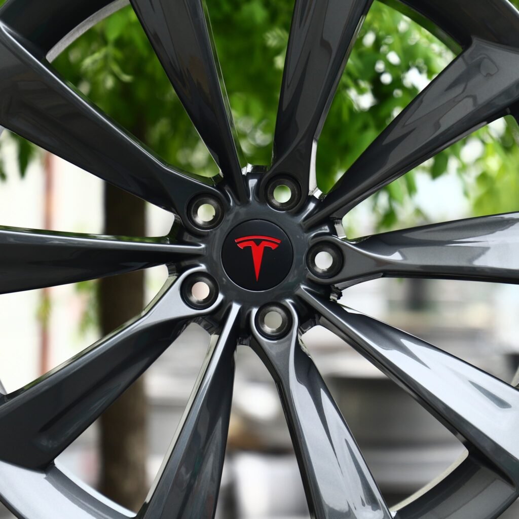 Tesla Model X wheels – Gunmetal Turbine 10-Spoke (Tesla OEM-Style), lip and barrel detail