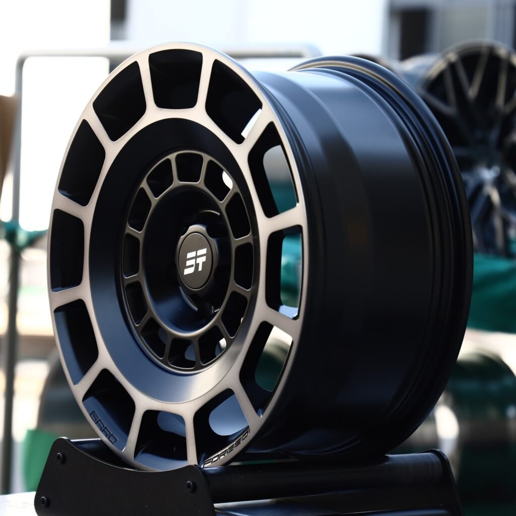 6x139.7 wheels – Black / Machined 12-Window Dish, side view