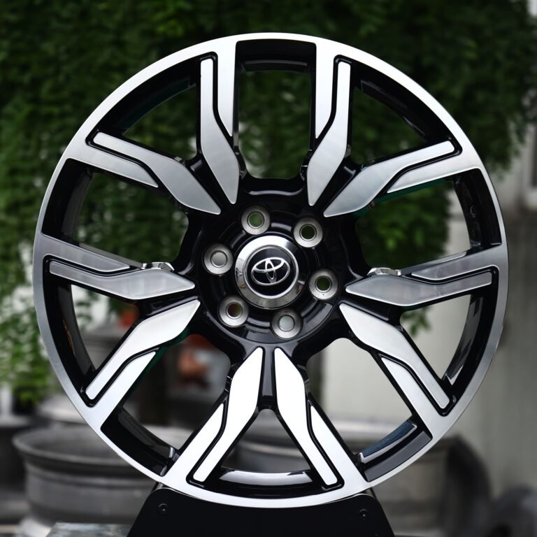 Toyota Tundra wheels – Gloss Black / Machined 5 Split-Spoke (Toyota OEM-Style), front view