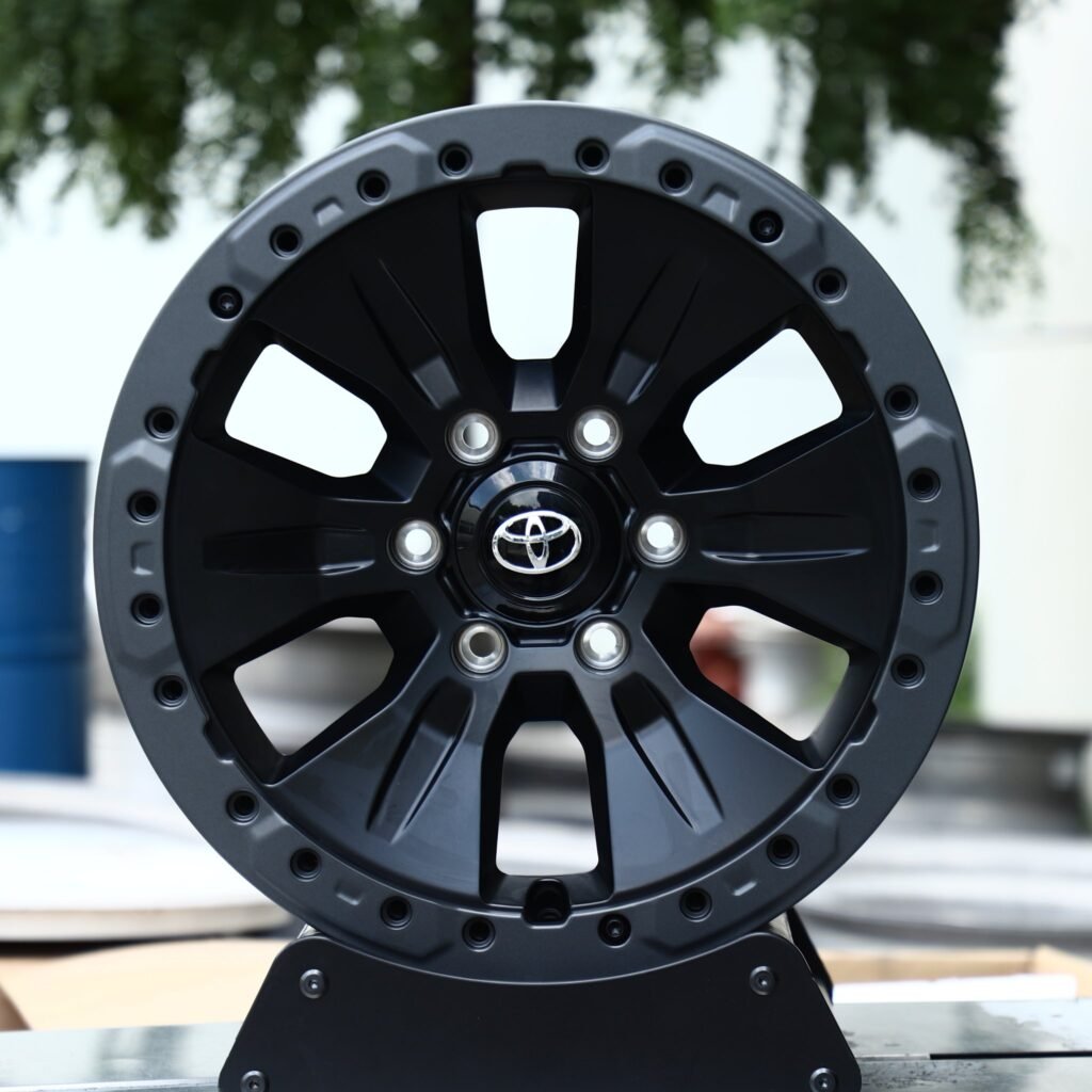 Toyota 4Runner wheels – Gloss Black / Gray, front view