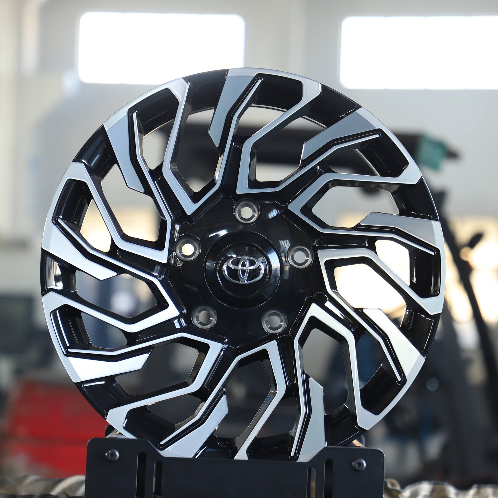 Toyota Crown wheels – Matte Silver 5-Spoke Machined Face, front view