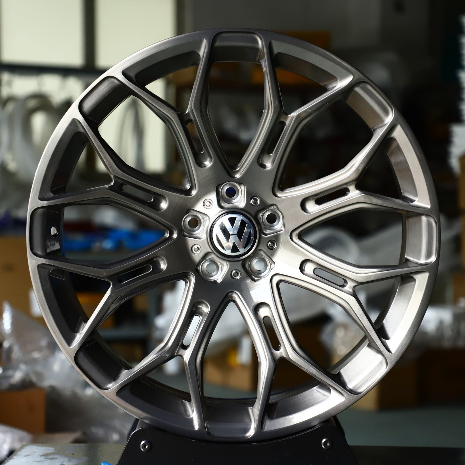 Volkswagen Golf wheels – Transparent Black Petal, front view