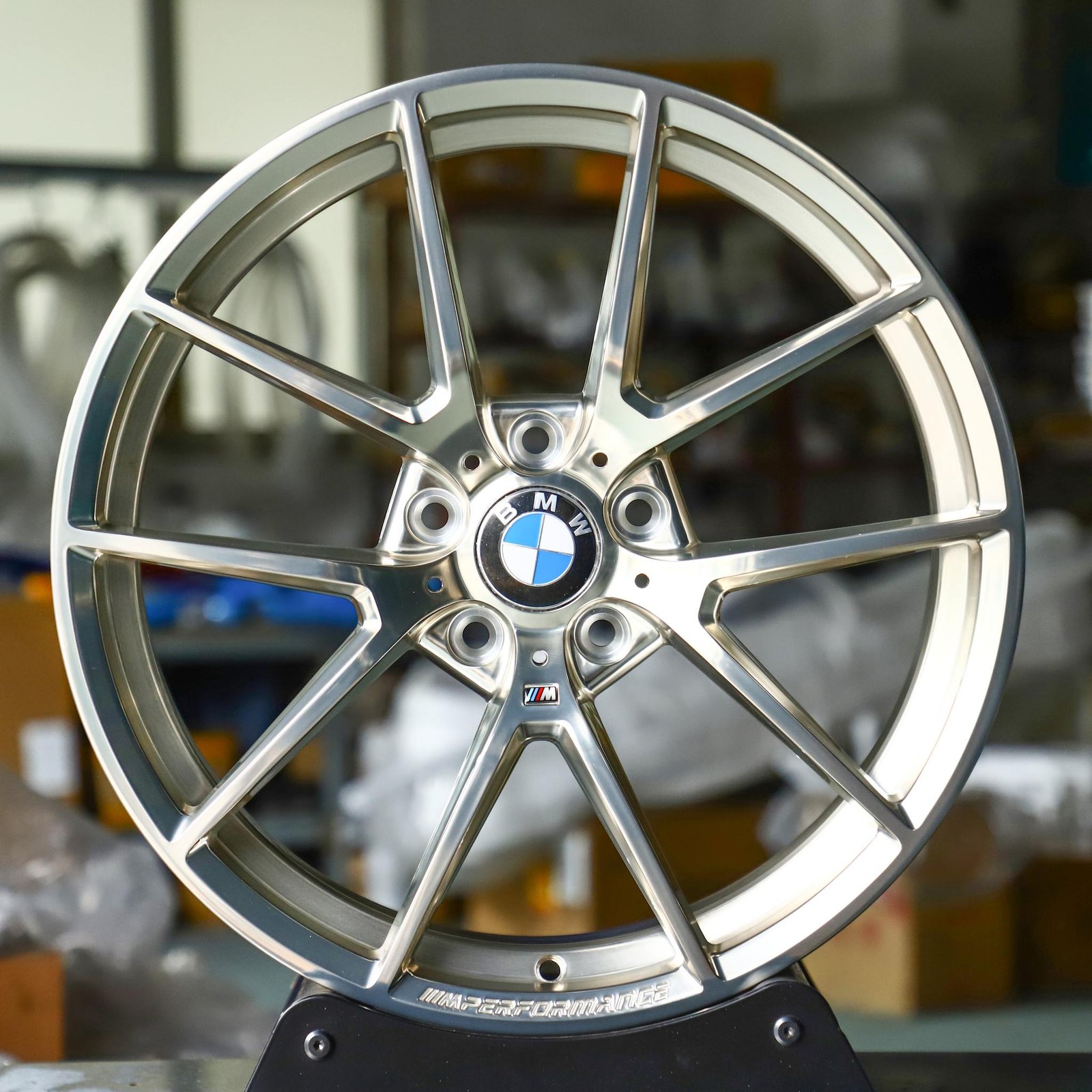 Audi RS3 wheels – Transparent Frozen Gold Custom, front view