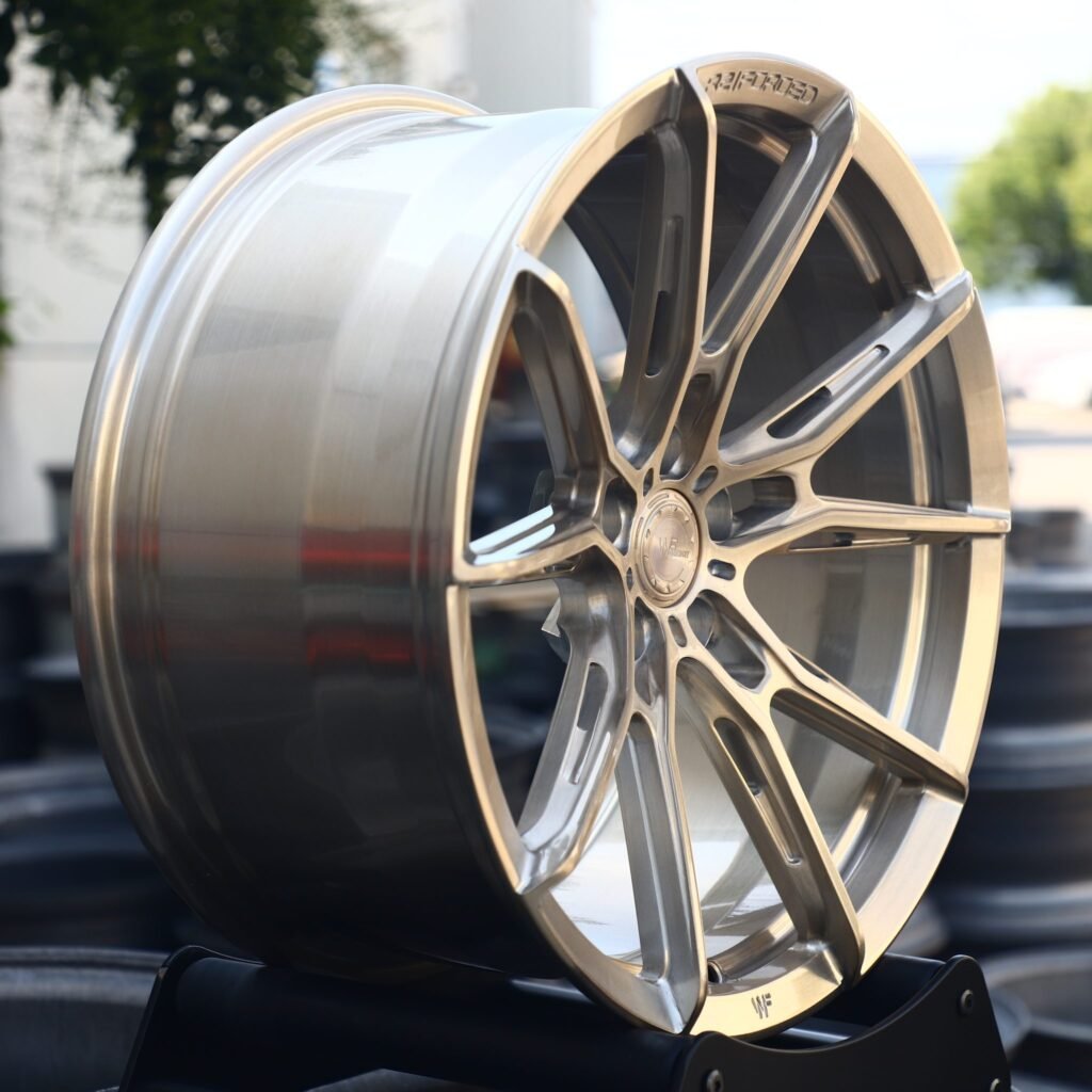 Audi A4 B9 wheels – Transparent Gold 5 Y-Spoke Side-Milled, lip and barrel detail