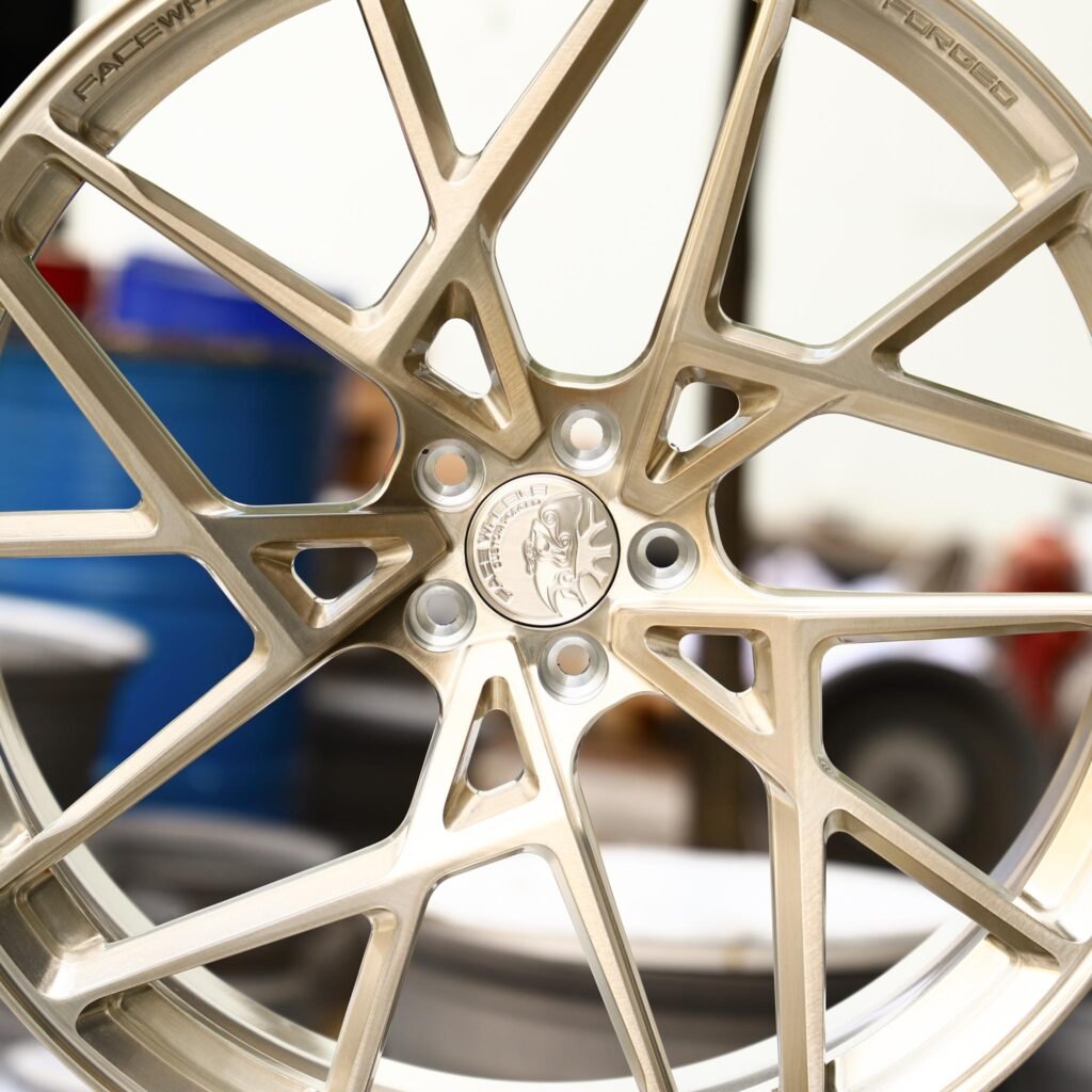Audi A4 B9 wheels – Transparent Gold Cross-Spoke, lip and barrel detail
