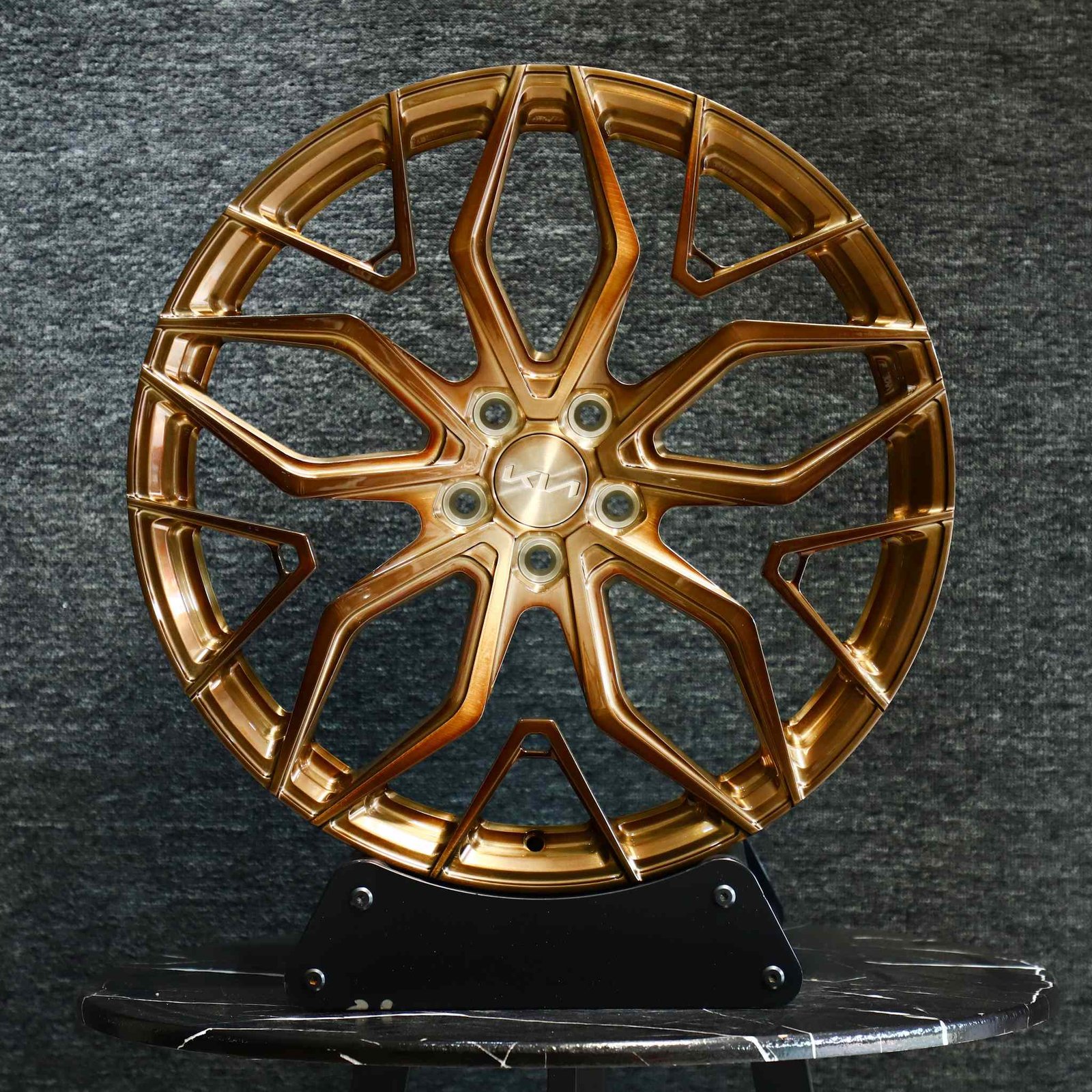 Porsche 911 wheels – Transparent Gold Petal, front view
