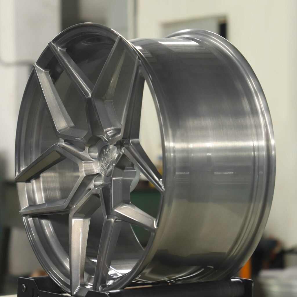 Tesla Model 3 wheels – Transparent Gray 5 Y-Spoke, lip and barrel detail