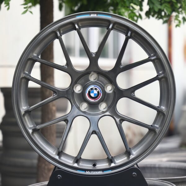 BMW M3 G80 wheels – Gunmetal Mesh (BMW OEM-Style), front view