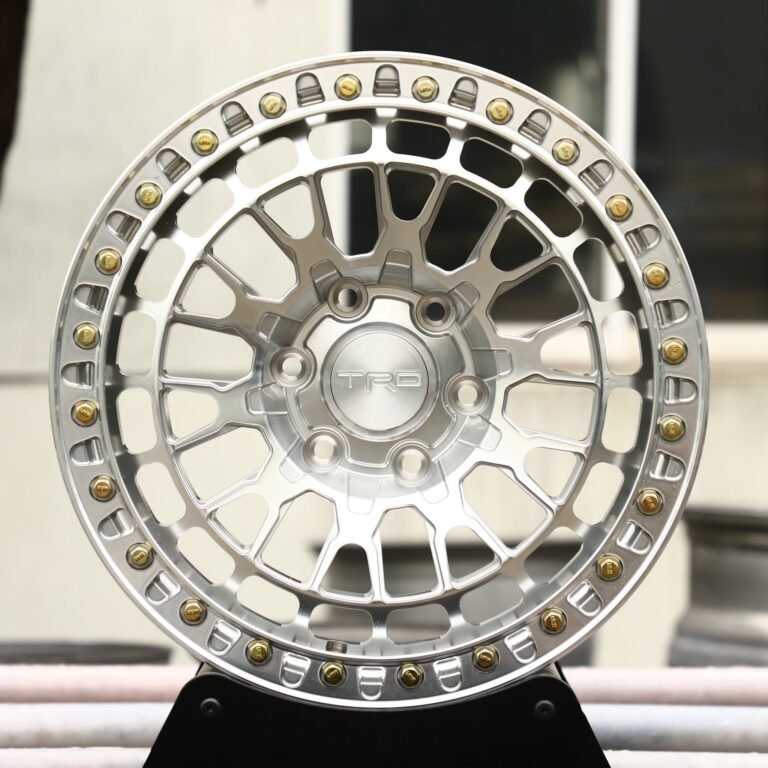 Toyota 4Runner wheels – TRD Silver Exposed Bolt Detail Double Ring Lip, front view