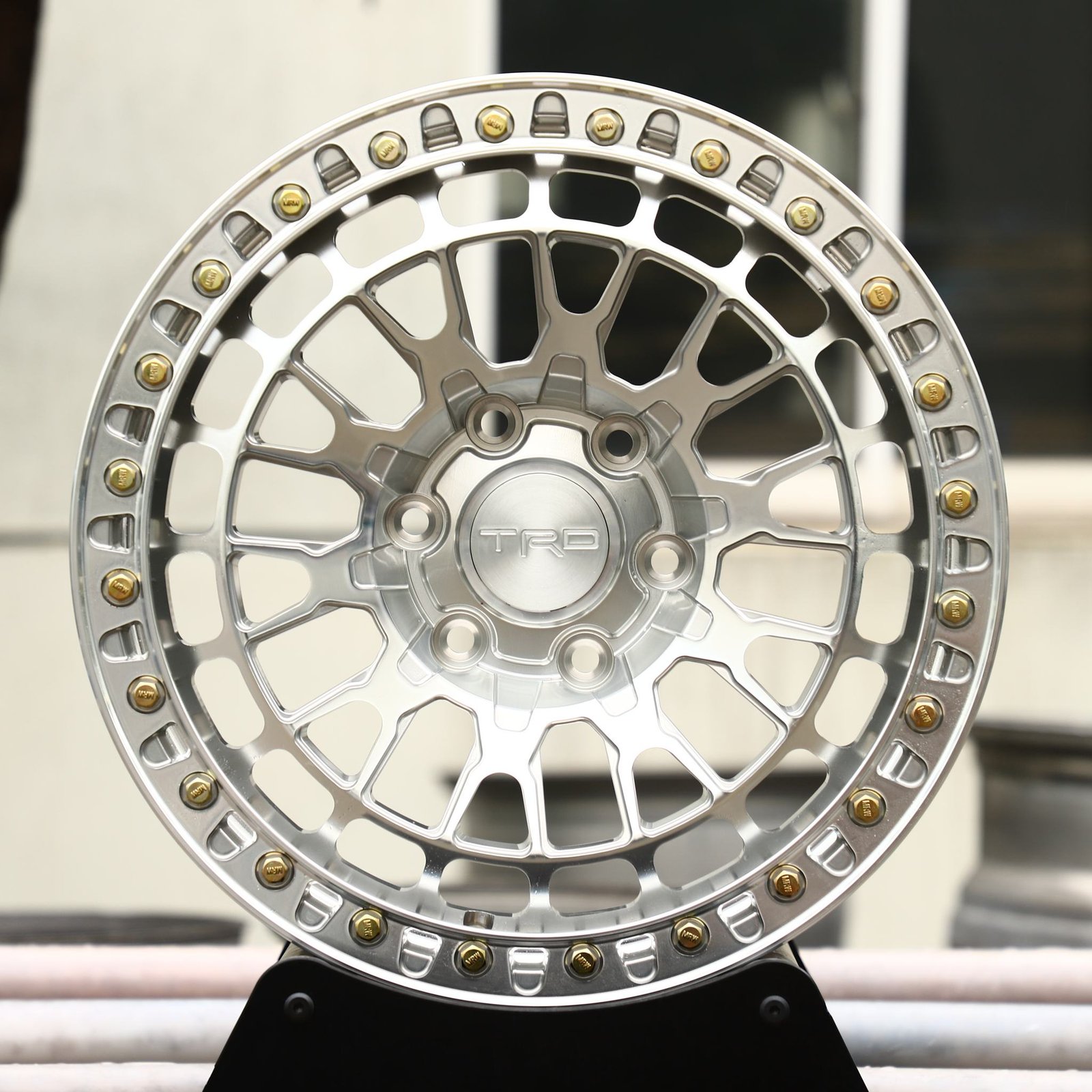 Toyota 4Runner wheels – TRD Silver Exposed Bolt Detail Double Ring Lip, front view