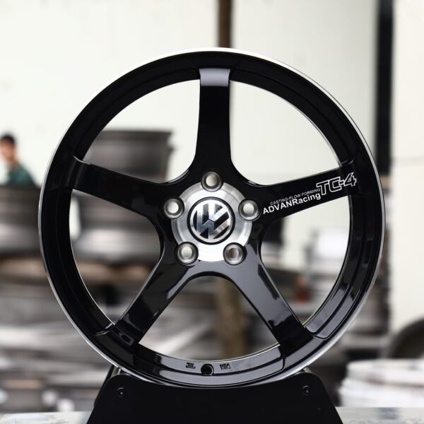 Volkswagen Golf wheels – Gloss Black 5-Spoke Machined Deep Lip (Volkswagen OEM-Style), front view