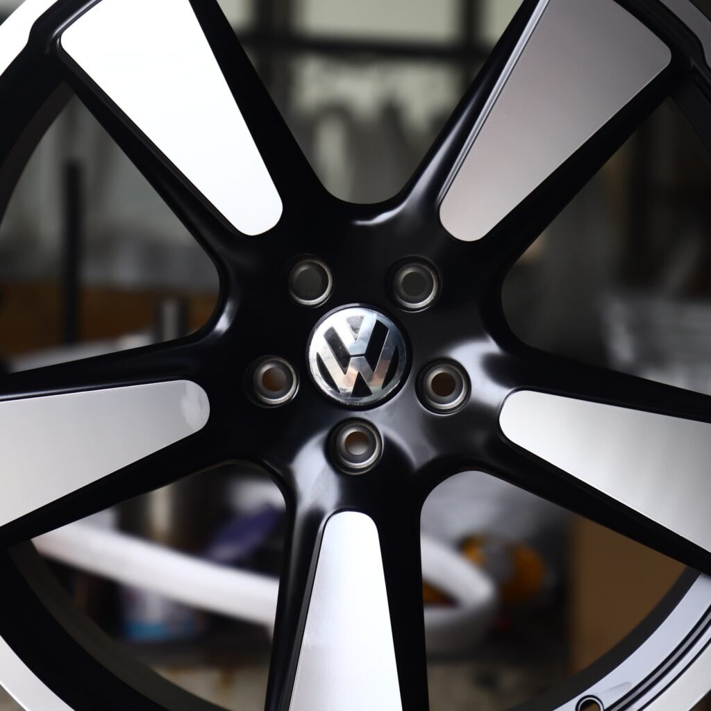 Volkswagen Golf wheels – Black / Machined Curved 5-Spoke (Volkswagen OEM-Style), lip and barrel detail