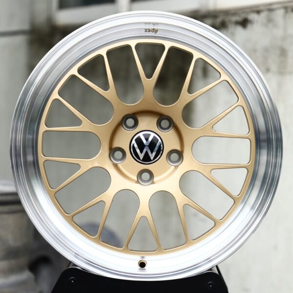 Volkswagen Golf wheels – Gold Mesh Polished Lip (Volkswagen OEM-Style), front view