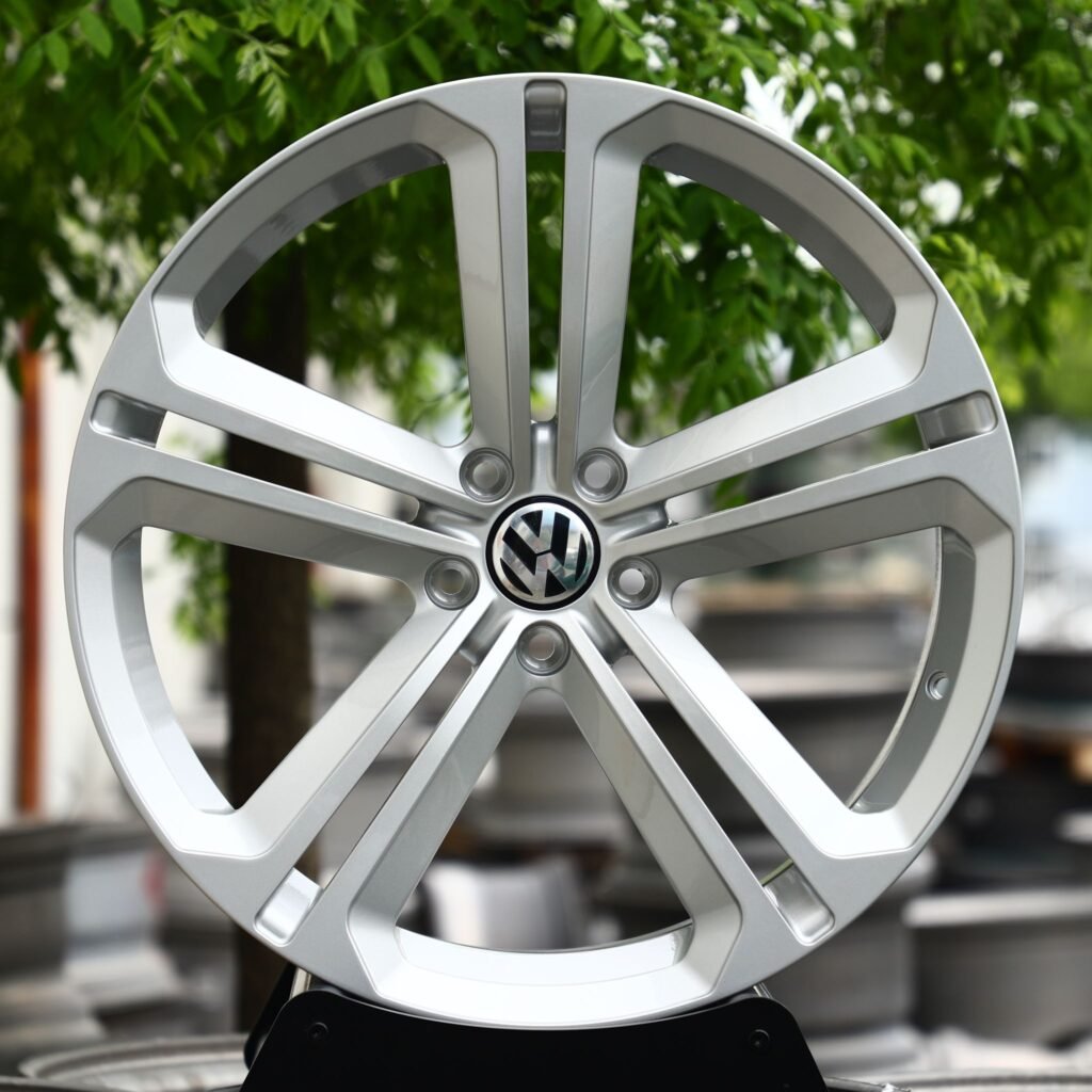 Volkswagen Golf wheels – Hyper Silver Twin 5-Spoke (Volkswagen OEM-Style), front view