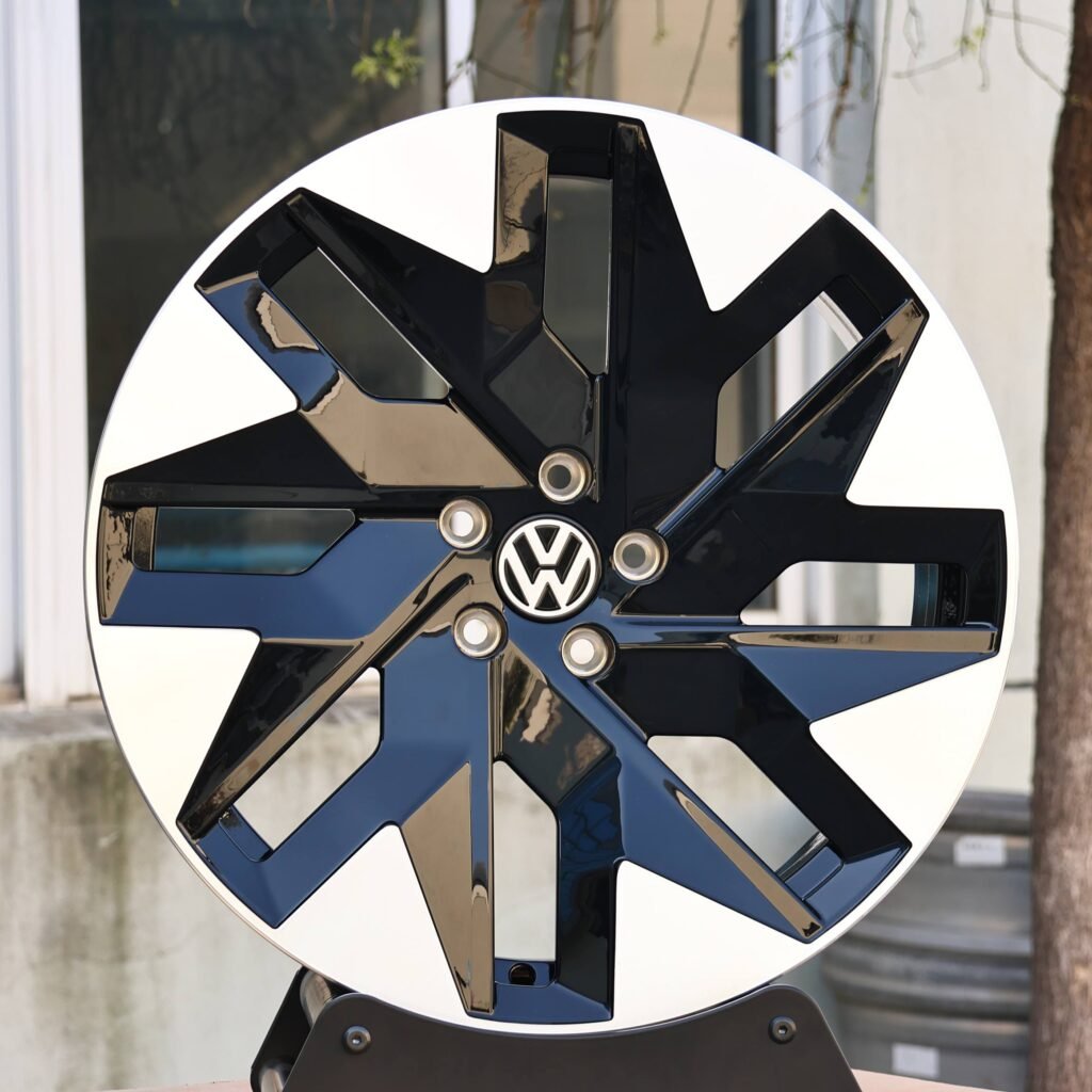 Volkswagen Style Matte Silver 5-Spoke Machined Face Forged Wheels - Volkswagen Passat / Volkswagen Tiguan Fitment (5-Lug) Monoblock forged wheel