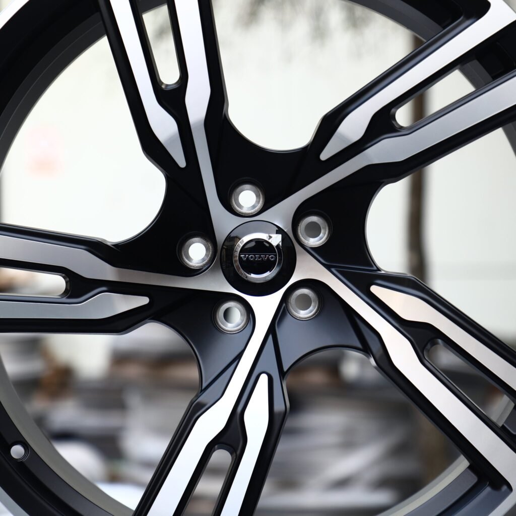 Volvo XC60 wheels – Gloss Black Machined Twin 5-Spoke (Volvo OEM-Style), lip and barrel detail