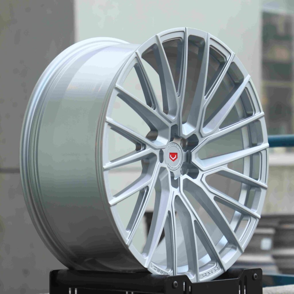 Tesla Model 3 wheels – Vossen Bright Silver 10 Y-Spoke, lip and barrel detail