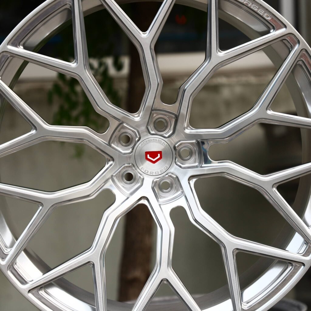Audi A4 B9 wheels – Bright Silver 10 Y-Spoke (Vossen HF-2-Style), lip and barrel detail
