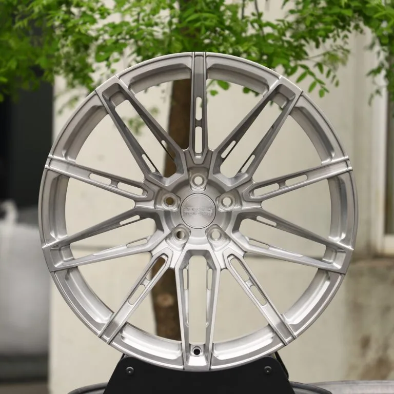 Tesla Model Y wheels – Brushed Silver 5 W-Spoke Side-Milled (Vossen HF-7-Style), front view