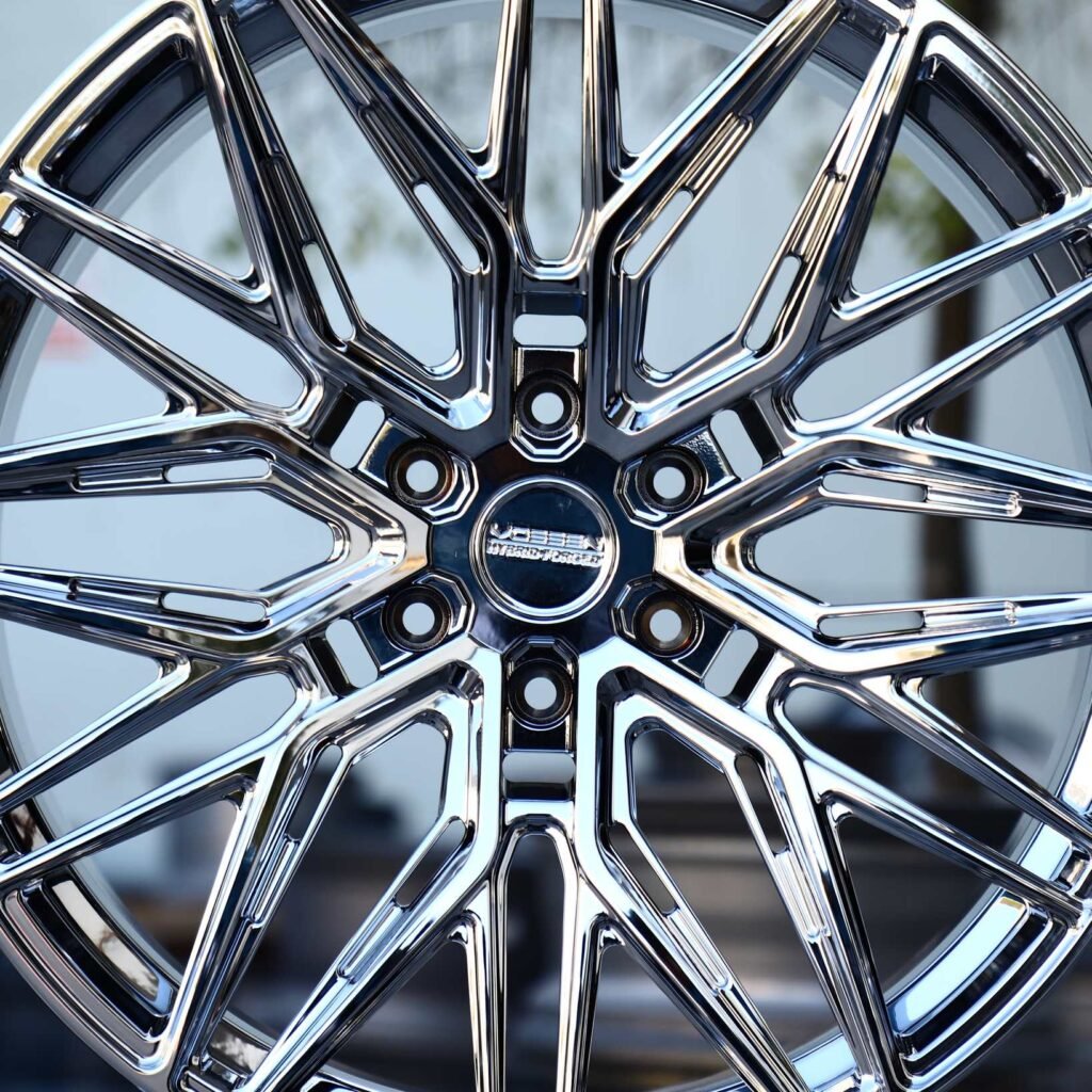 Ford Mustang S550 wheels – Chrome Side-Milled Cut-Out (Vossen HF-7-Style), lip and barrel detail