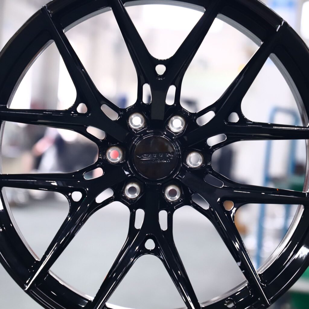 Toyota Tacoma wheels – Vossen 6 Y-Spoke Side-Milled Mirror Milled, lip and barrel detail